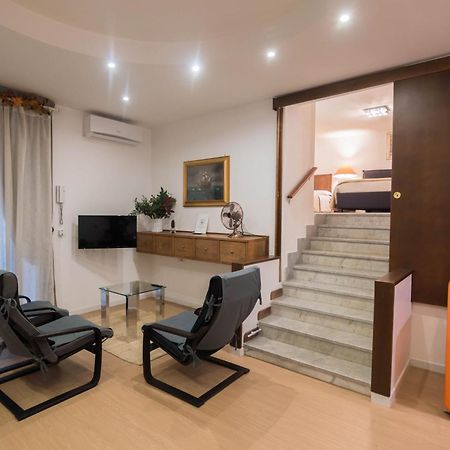 La Residenza Napoli Chiaia Short Let Apartment Superior Via Chiaia 82 Dış mekan fotoğraf