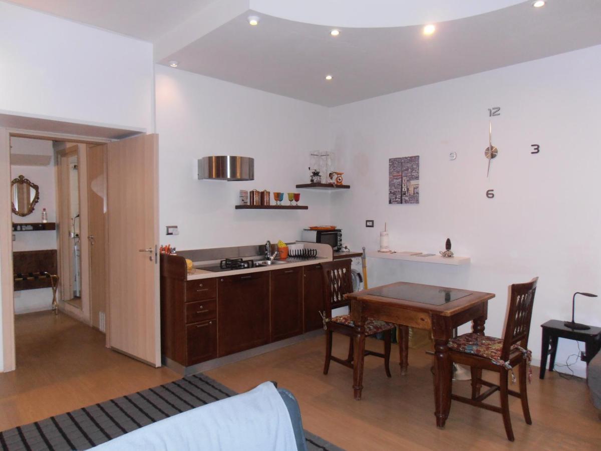 La Residenza Napoli Chiaia Short Let Apartment Superior Via Chiaia 82 Dış mekan fotoğraf