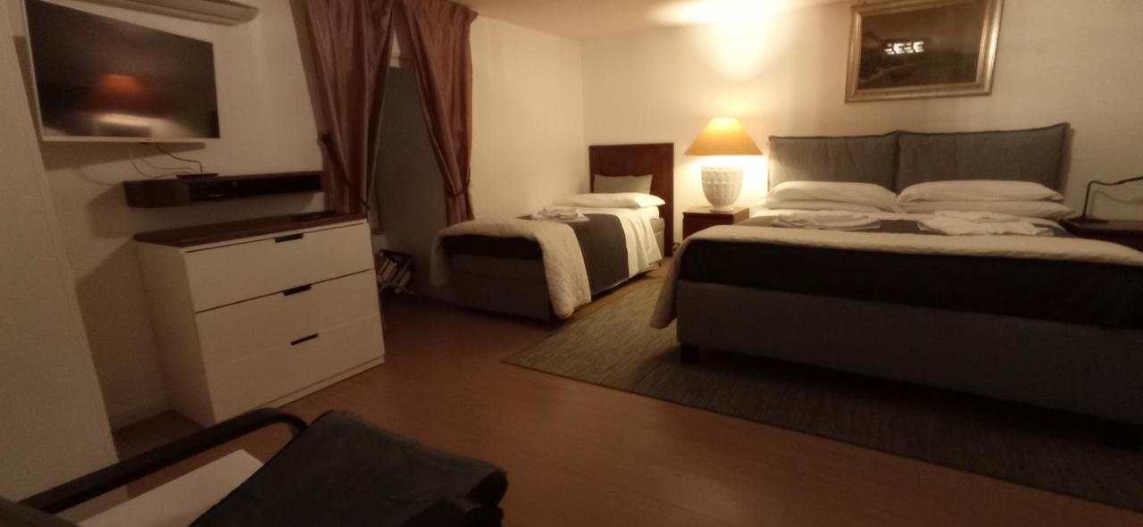 La Residenza Napoli Chiaia Short Let Apartment Superior Via Chiaia 82 Dış mekan fotoğraf