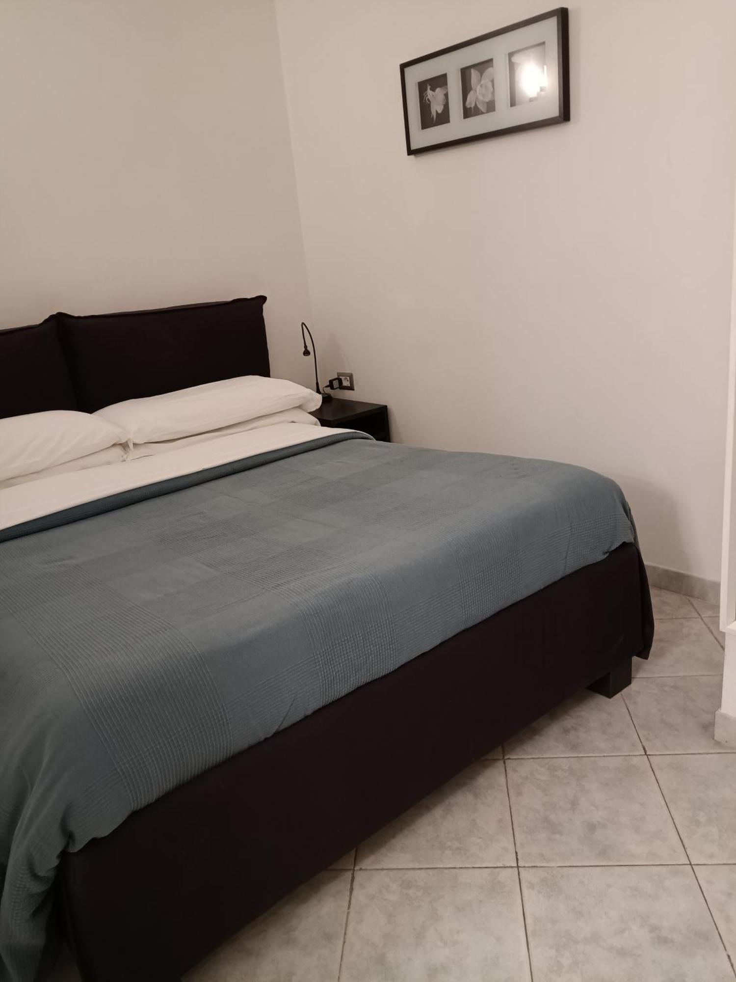 La Residenza Napoli Chiaia Short Let Apartment Superior Via Chiaia 82 Dış mekan fotoğraf