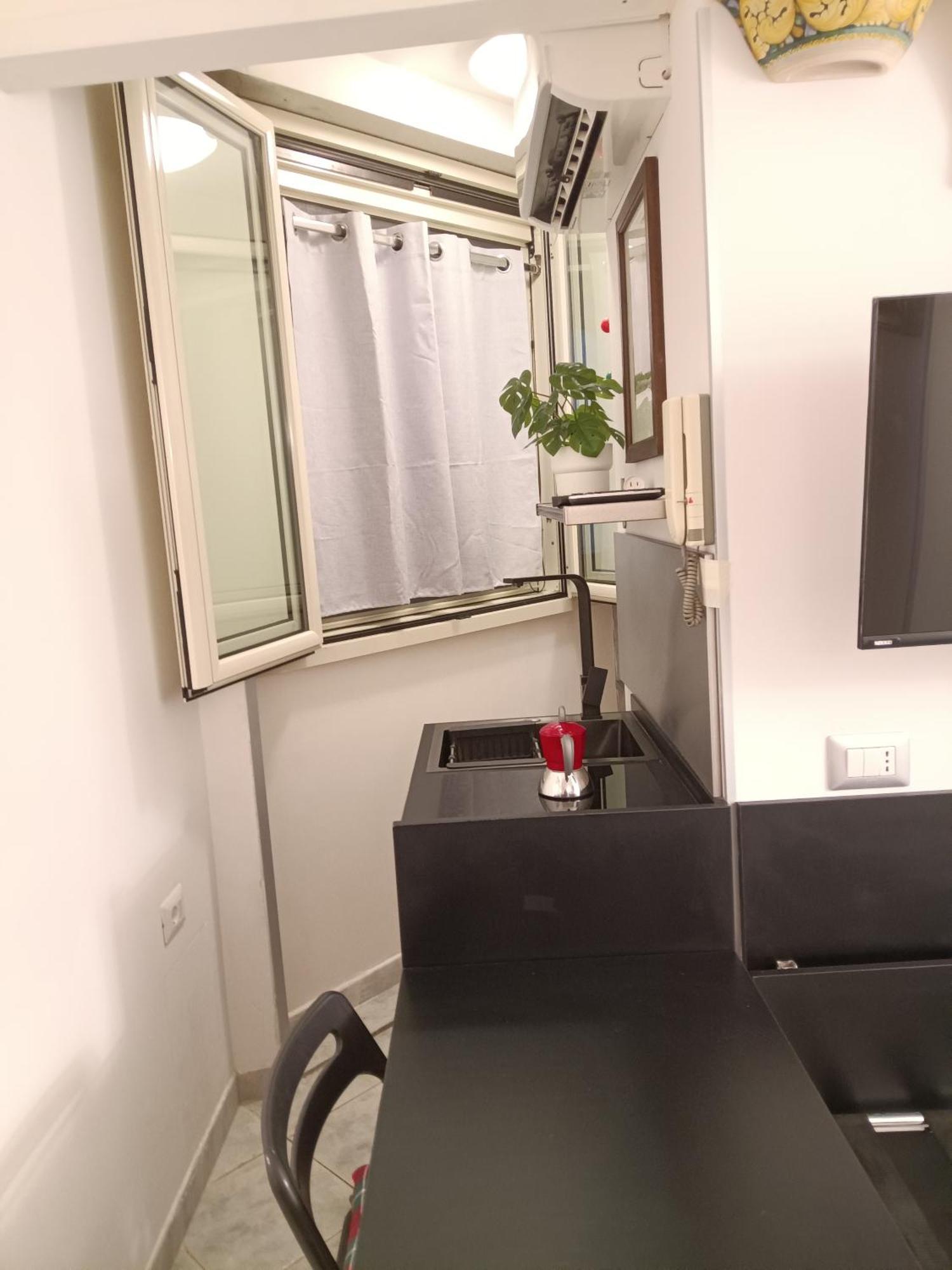 La Residenza Napoli Chiaia Short Let Apartment Superior Via Chiaia 82 Dış mekan fotoğraf
