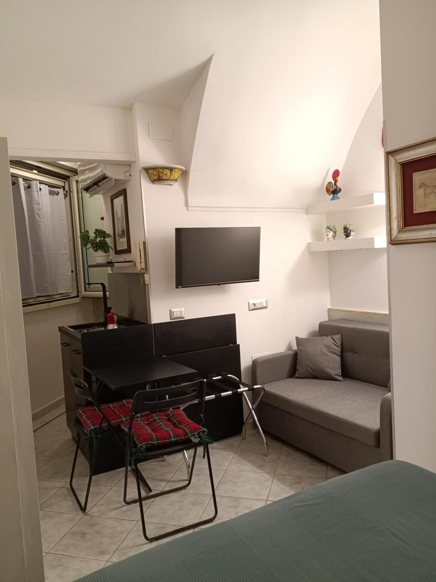 La Residenza Napoli Chiaia Short Let Apartment Superior Via Chiaia 82 Dış mekan fotoğraf